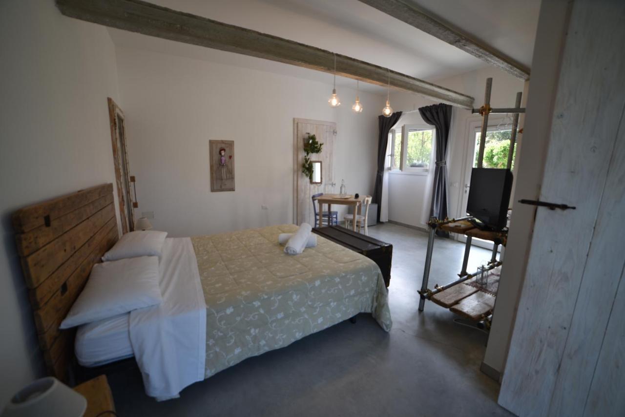 Capannone111 Bed and Breakfast Castiglione di Ravenna Εξωτερικό φωτογραφία